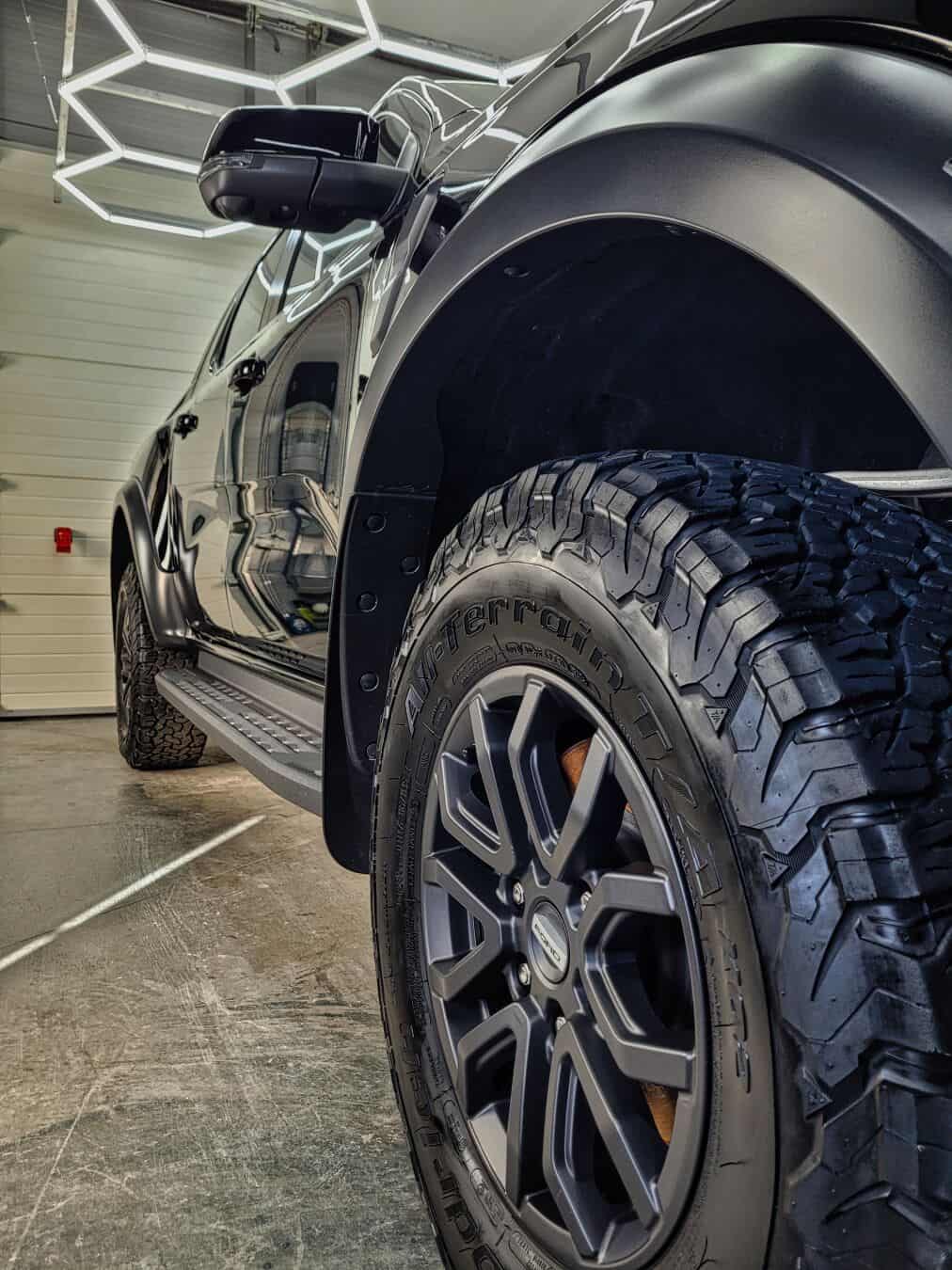 Ford Raptor leštenie