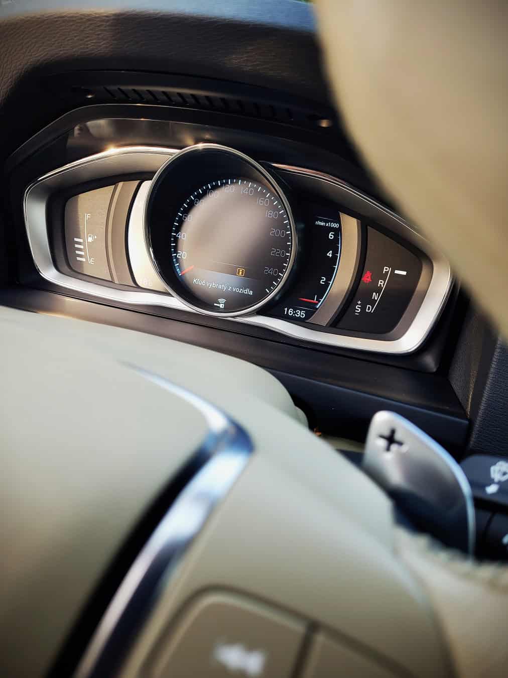 Volvo S60 interiér