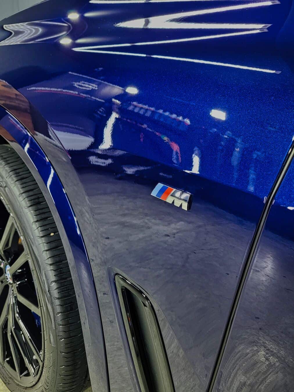 BMW X5 M Paket detail lak