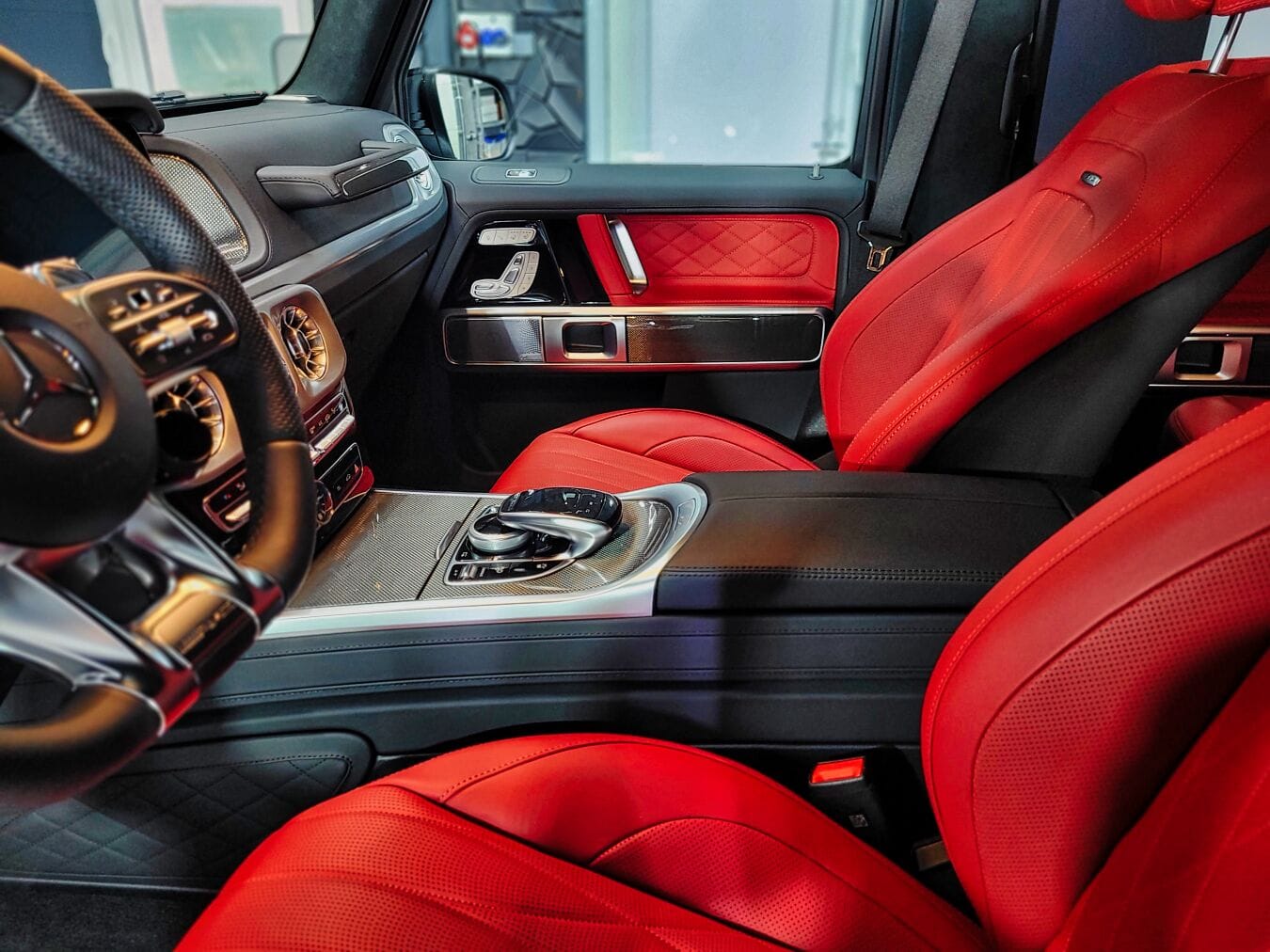 Mercedes G63 AMG kožený interiér