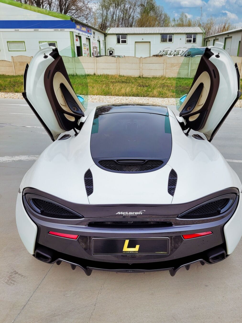 Odovzdanie McLaren 570GT po keramickej ochrane Nasiol
