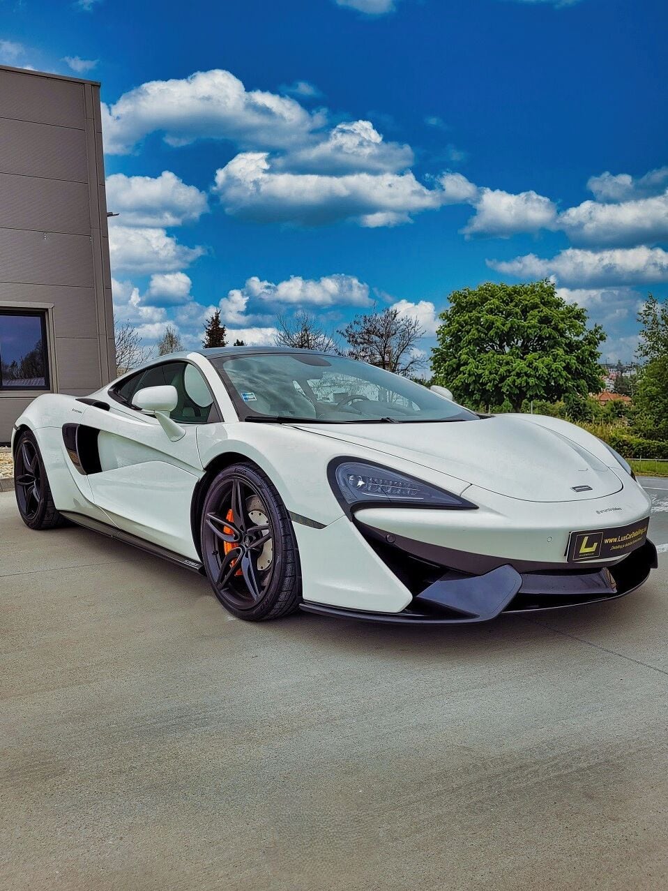 McLaren 570GT celkový pohľad po detailingu v Komárne