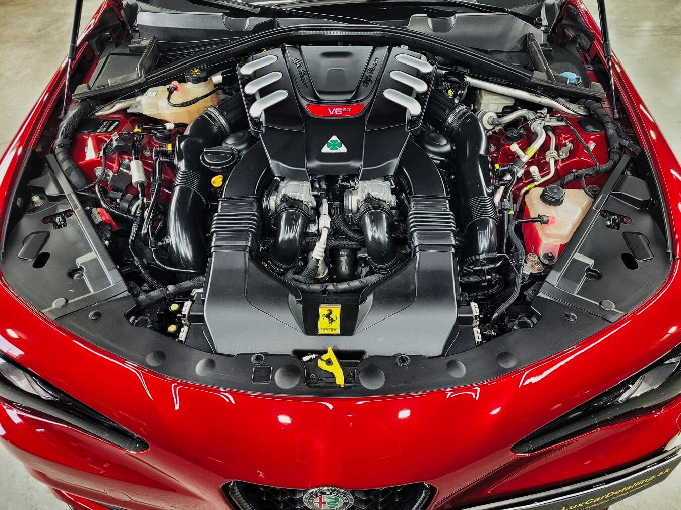 Alfa Romeo Giulia Quadrifoglio motor detail